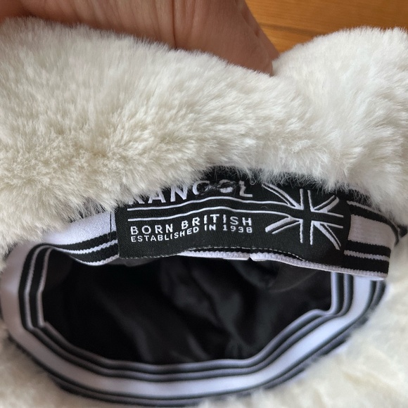 Kangol Faux Fir - Picture 3 of 3
